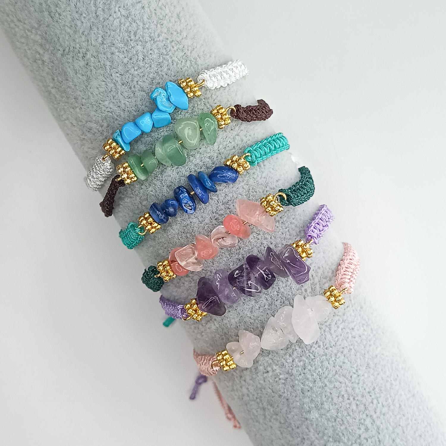 Armbandje_edelsteenchipmacrame